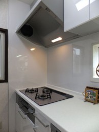 オープンカウンターで機能的なキッチン空間に オープンカウンターで機能的なキッチン空間に